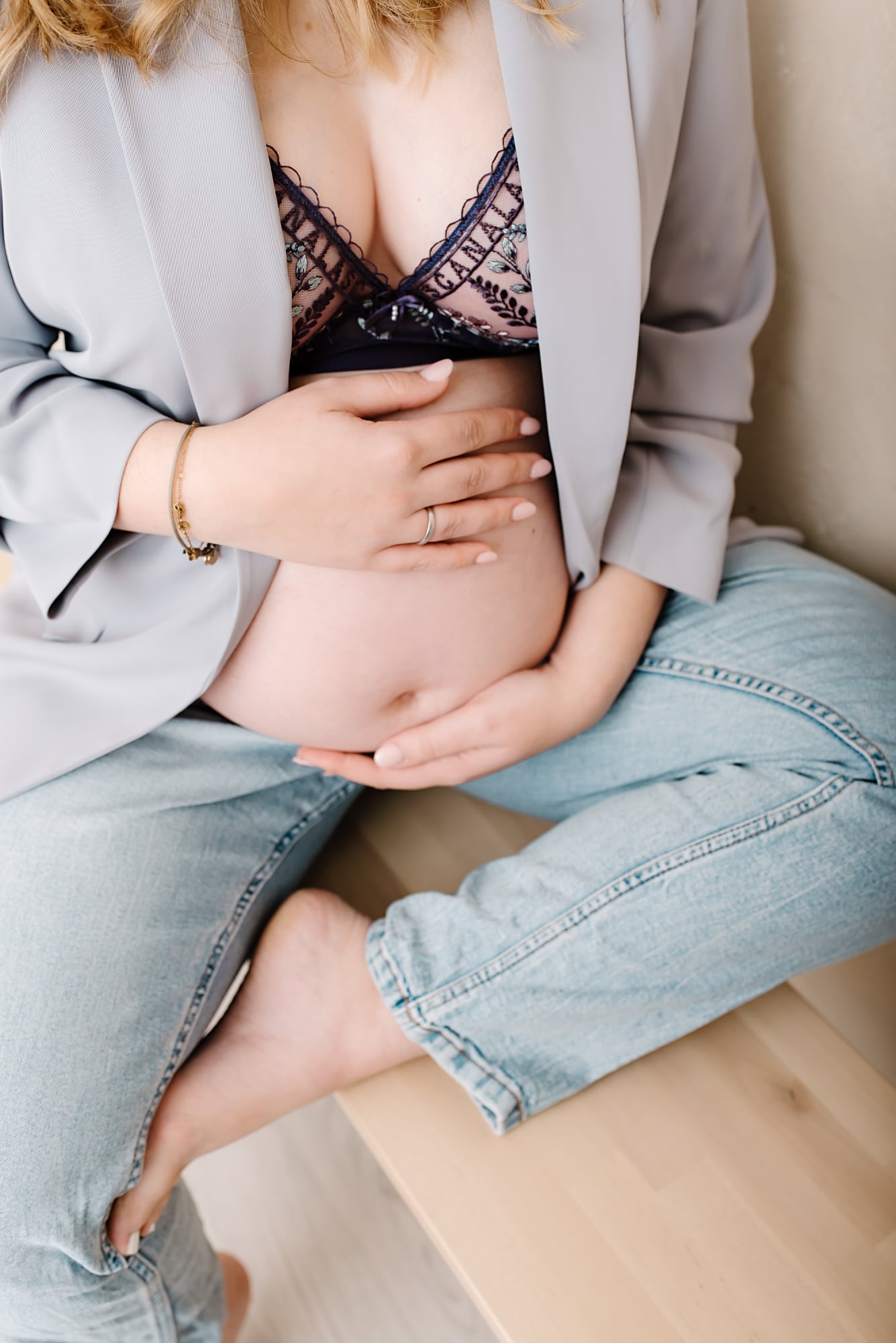 Curvy Babybauchshooting NRW, Curvy Babybauchfotografie NRW