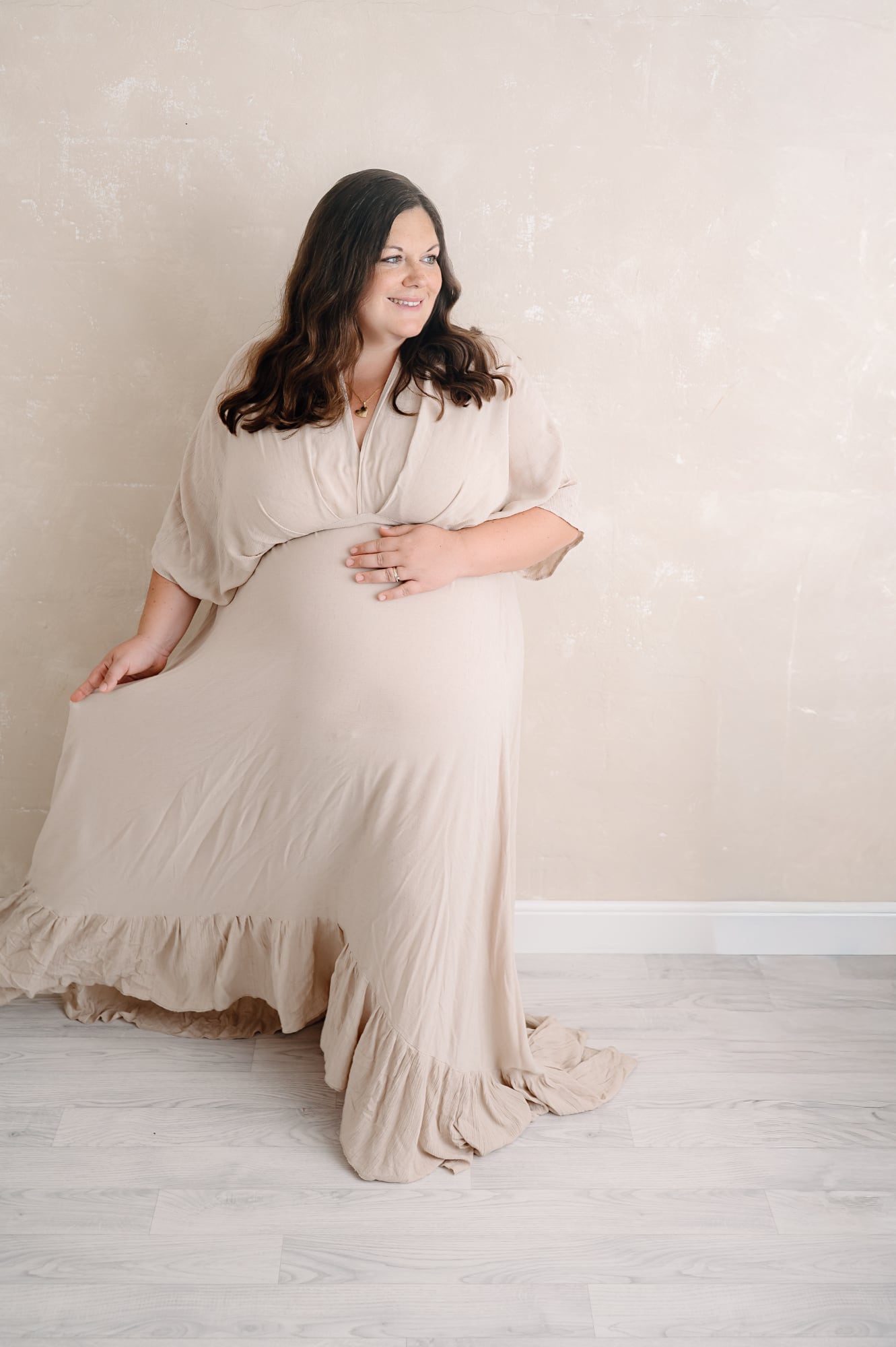 Curvy Babybauchfotografie Düsseldorf, Curvy Babybauchshooting Düsseldorf