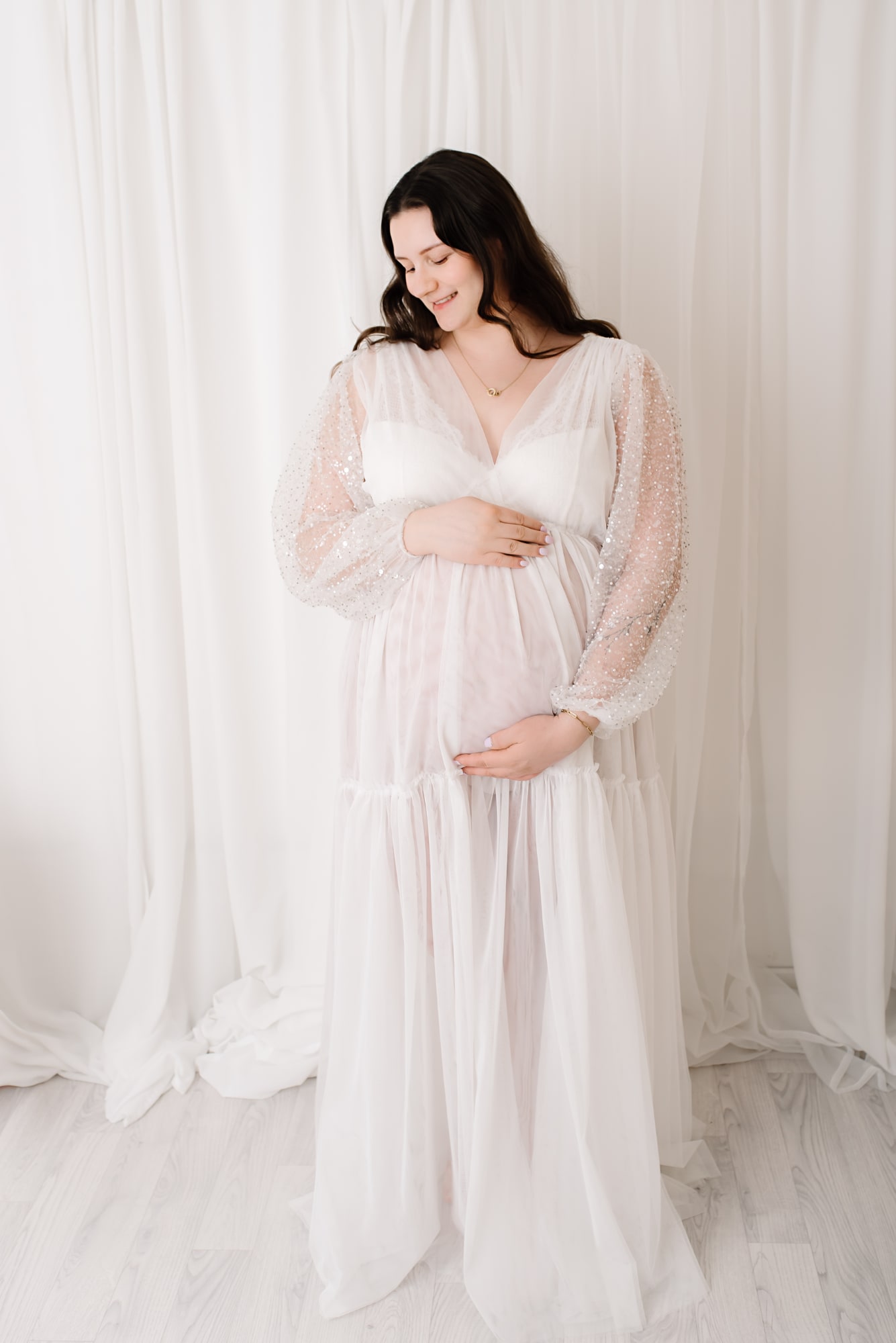 Curvy Babybauchfotografie Düsseldorf, Curvy Babybauchshooting Düsseldorf
