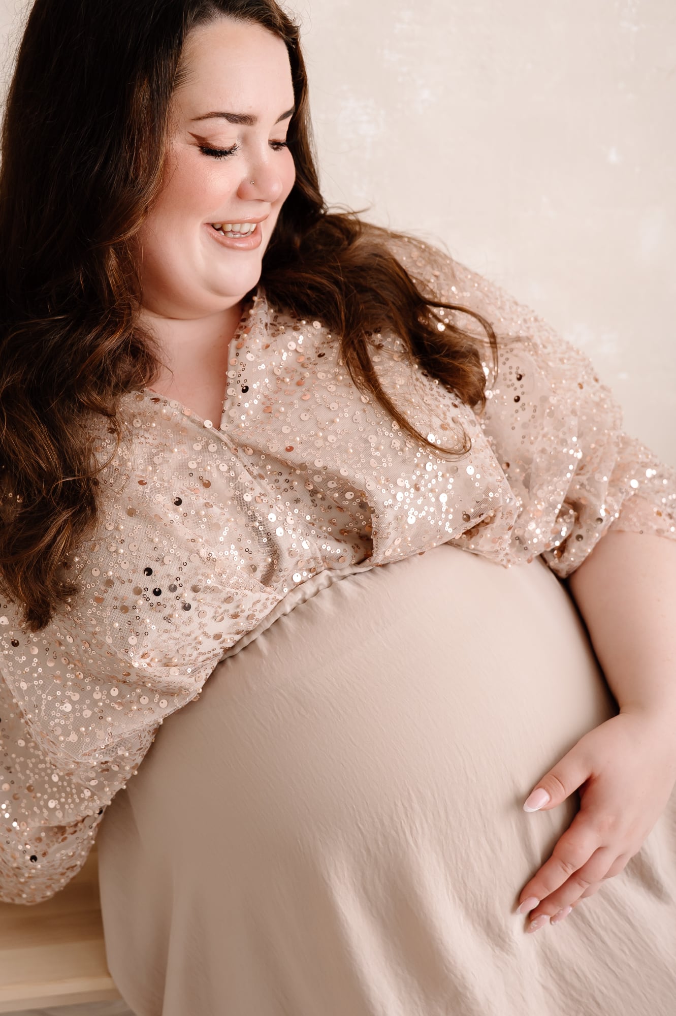 Curvy Babybauchfotografie Monheim, Curvy Babybauchshooting Monheim