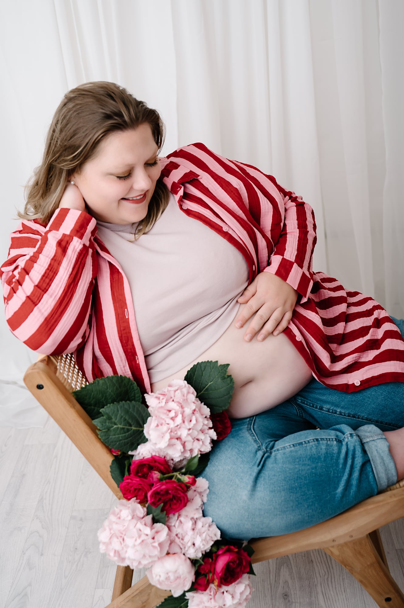 Curvy Babybauchfotografie Köln, Curvy Babybauchshooting Köln, Plus Size Shooting